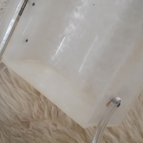 Copy SHOW VIDEO ONLY Vtg Pearlized Lucite Handbag lotus Carved CLEAR Boxy purse - Picture 8 of 10